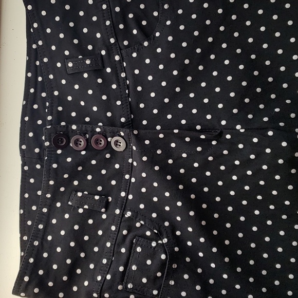 Black and White Polka Dot Capri Pants - Picture 4 of 4